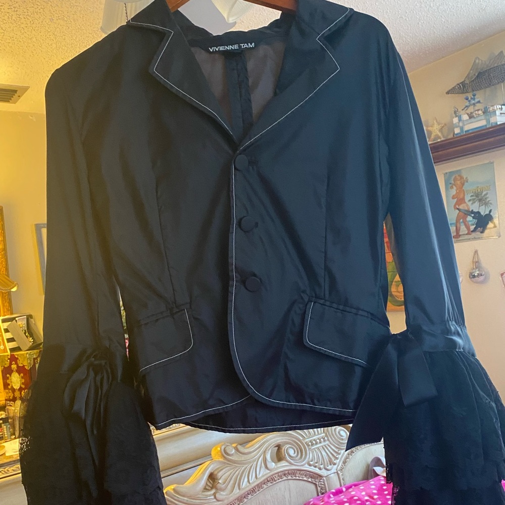Vividness Tam 100% Nylon Black Jacket